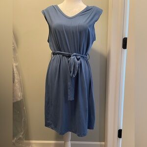 T shirt dress with lightly padded shoulder pads. Size XL